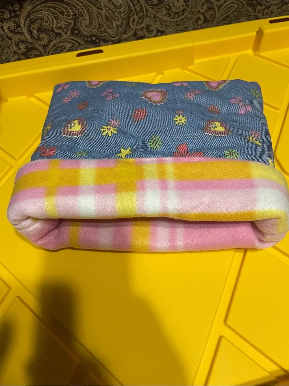 Small pet play and sleep cuddle cup